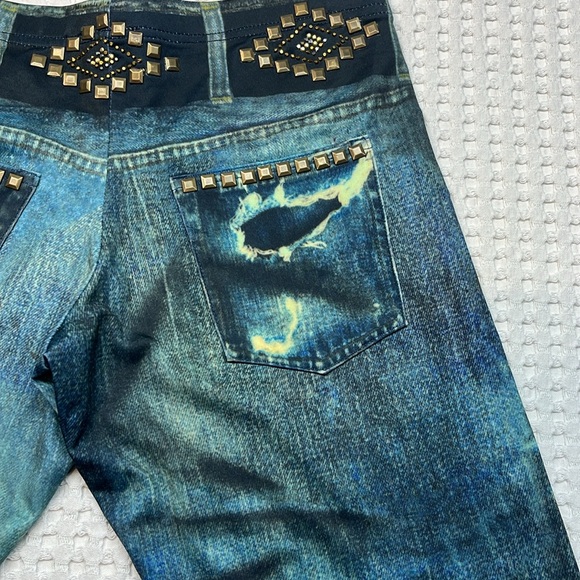 NWT Paris Angle Ripped Jean With Bedazzle Size Small - Picture 8 of 17